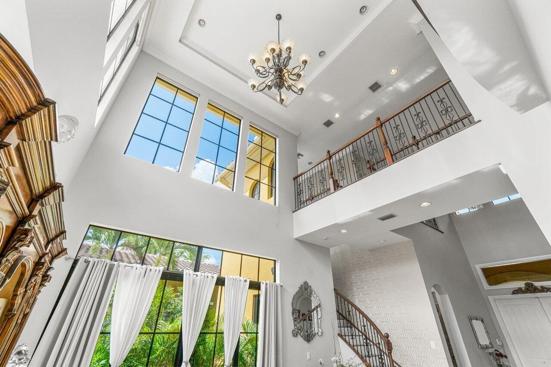 For Sale: $1,925,000 (6 beds, 4 baths, 4707 Square Feet)