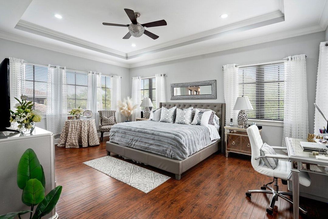 For Sale: $1,925,000 (6 beds, 4 baths, 4707 Square Feet)