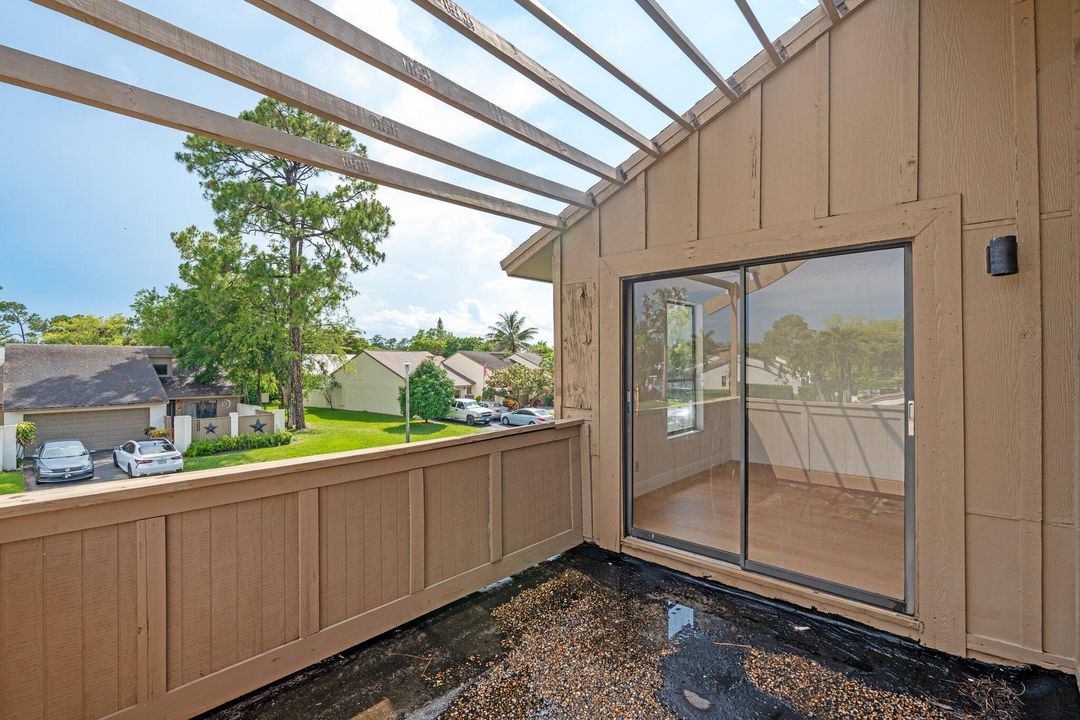 Active With Contract: $399,000 (3 beds, 2 baths, 1790 Square Feet)