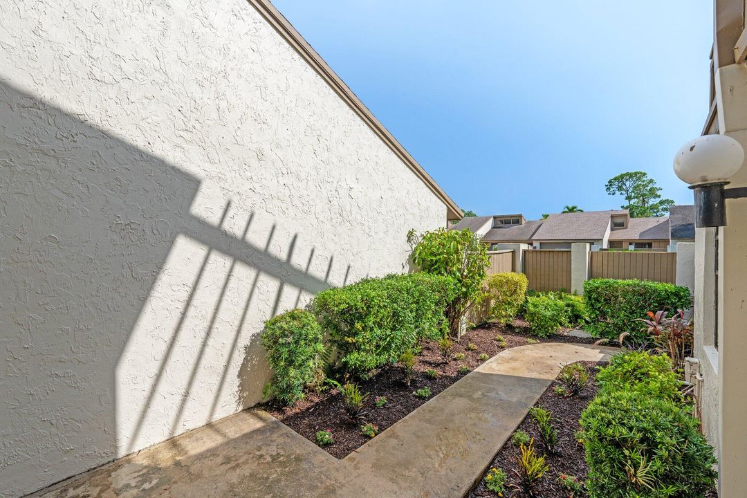 Active With Contract: $399,000 (3 beds, 2 baths, 1790 Square Feet)