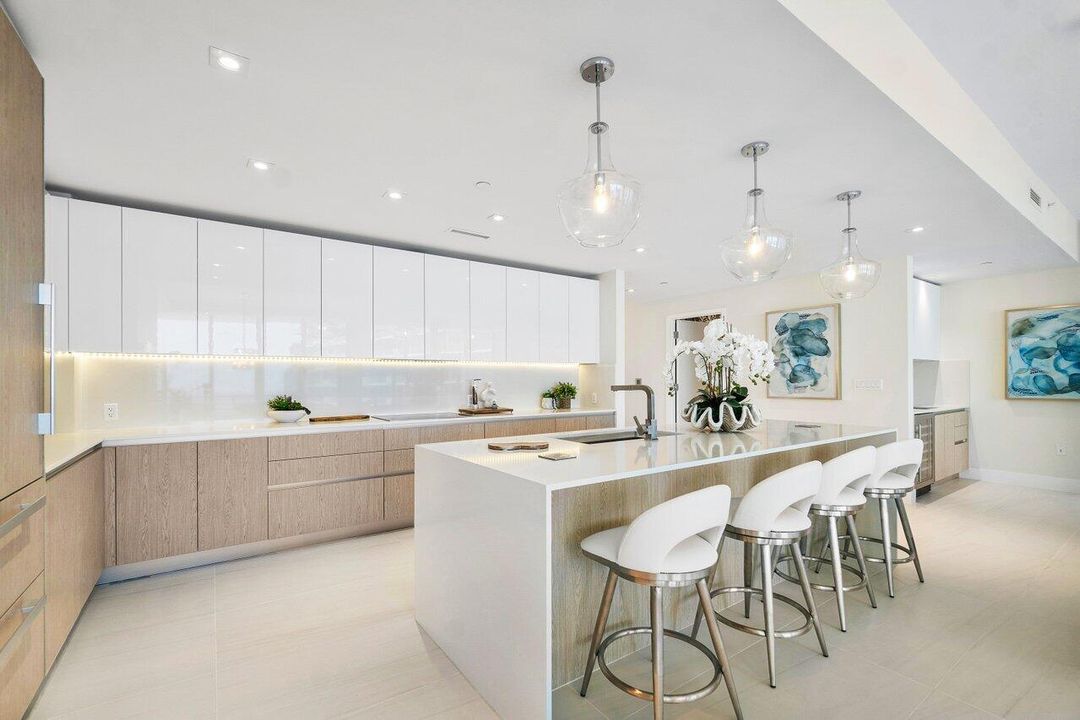 For Rent: $23,000 (2 beds, 2 baths, 2525 Square Feet)