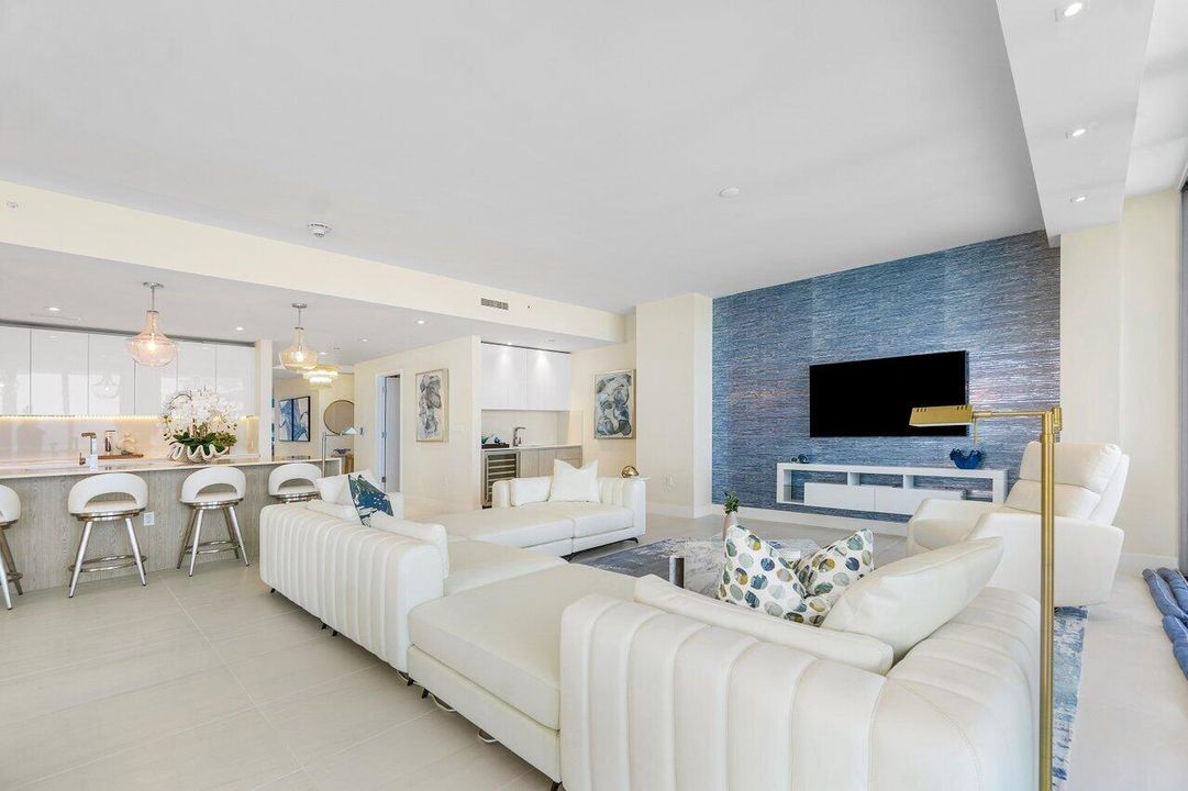 For Rent: $23,000 (2 beds, 2 baths, 2525 Square Feet)