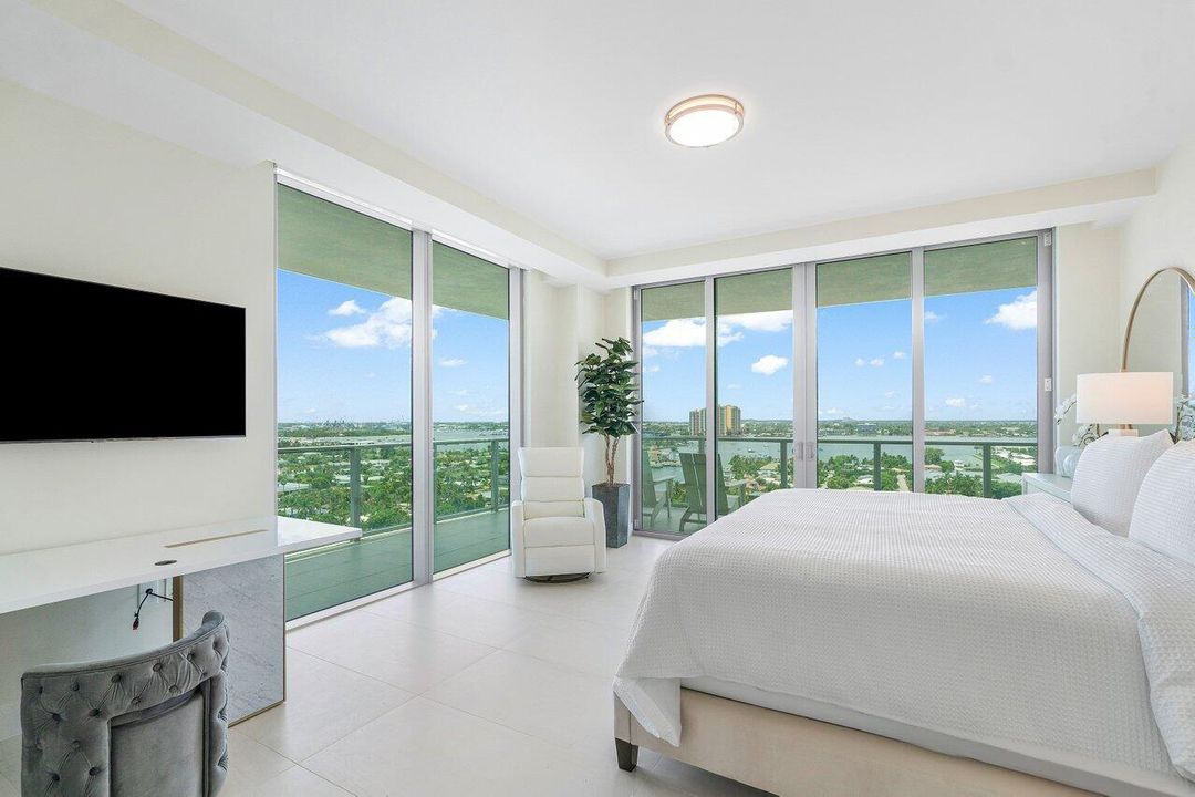 For Rent: $23,000 (2 beds, 2 baths, 2525 Square Feet)