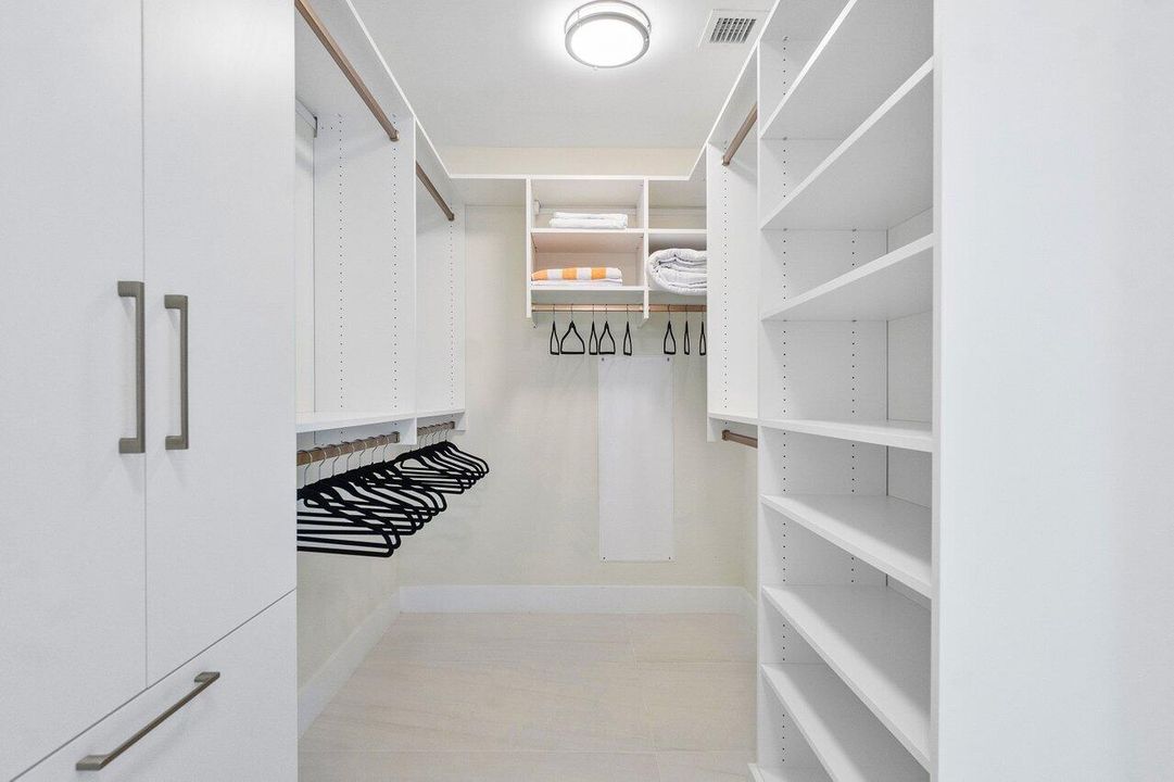 For Rent: $23,000 (2 beds, 2 baths, 2525 Square Feet)