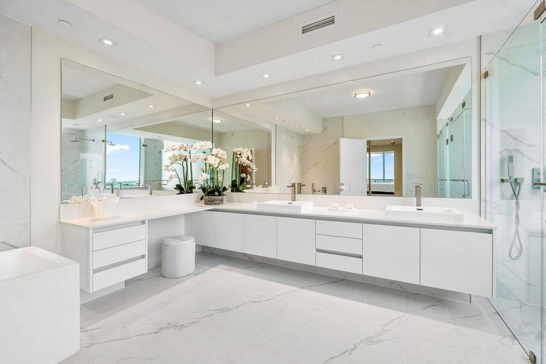 For Rent: $23,000 (2 beds, 2 baths, 2525 Square Feet)