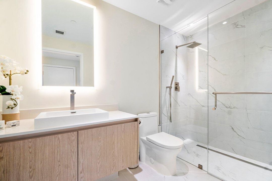 For Rent: $23,000 (2 beds, 2 baths, 2525 Square Feet)