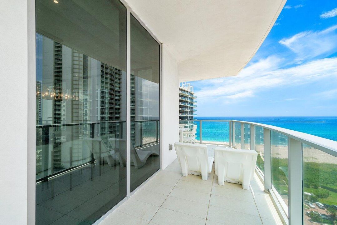 For Rent: $23,000 (2 beds, 2 baths, 2525 Square Feet)