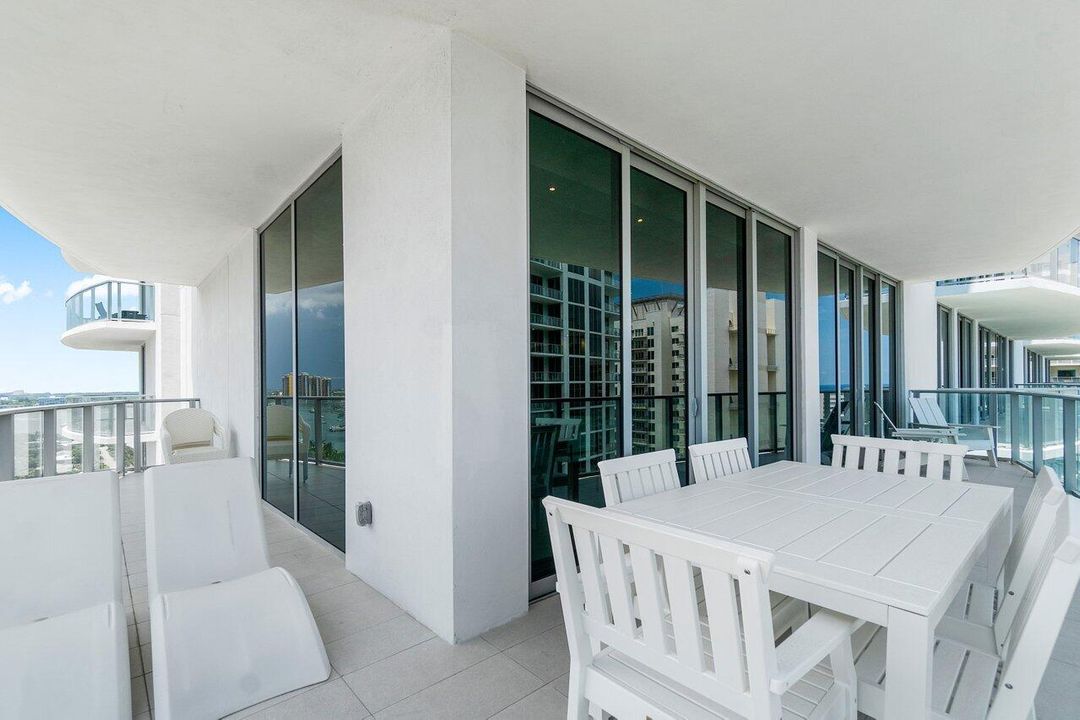 For Rent: $23,000 (2 beds, 2 baths, 2525 Square Feet)