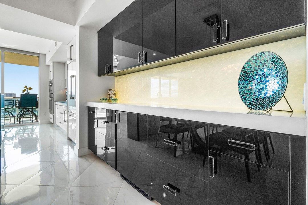 На продажу: $1,170,000 (3 спален, 2 ванн, 2150 Квадратных фут)