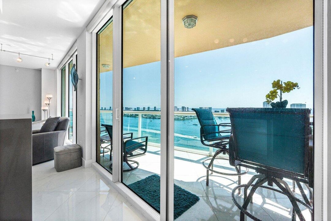 На продажу: $1,170,000 (3 спален, 2 ванн, 2150 Квадратных фут)