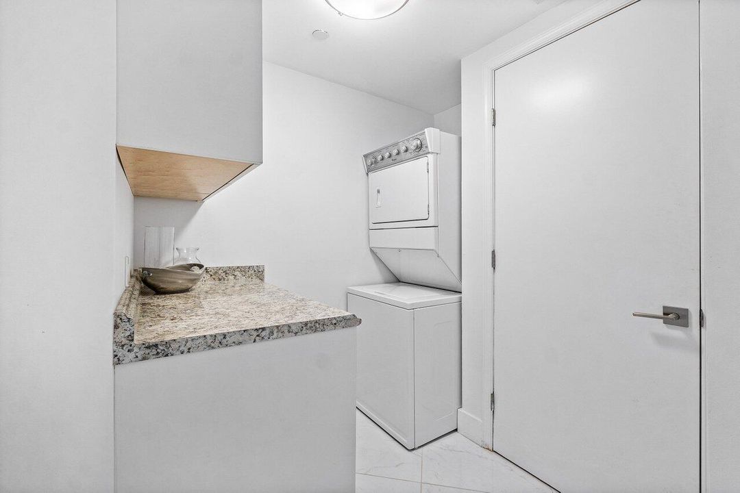 На продажу: $1,170,000 (3 спален, 2 ванн, 2150 Квадратных фут)