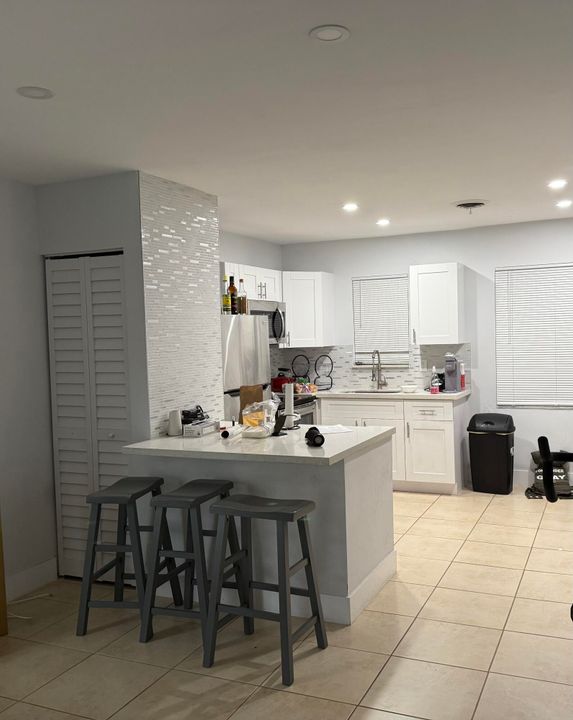 For Sale: $139,500 (1 beds, 1 baths, 672 Square Feet)