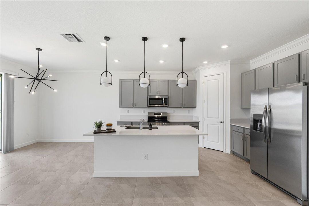 En Renta: $2,950 (4 camas, 2 baños, 1937 Pies cuadrados)