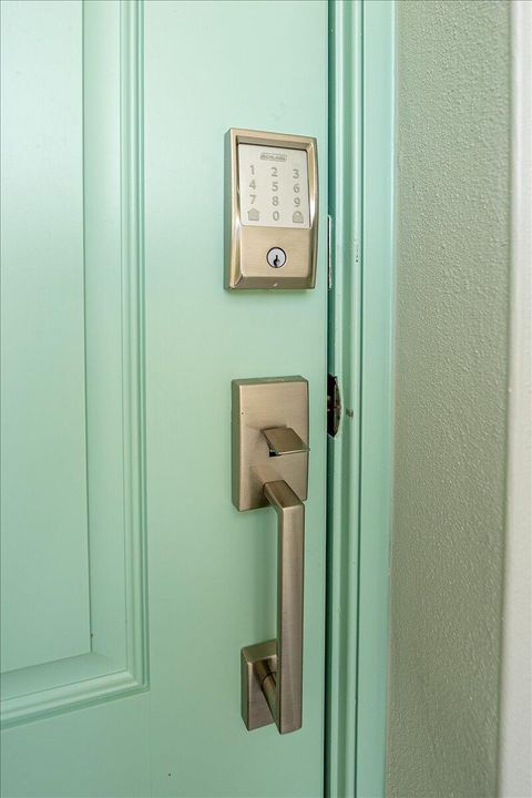 En Renta: $2,950 (4 camas, 2 baños, 1937 Pies cuadrados)