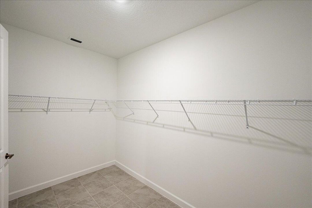 En Renta: $2,950 (4 camas, 2 baños, 1937 Pies cuadrados)