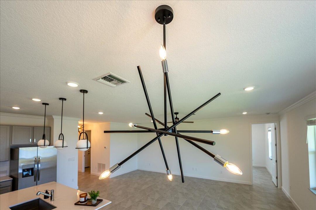 En Renta: $2,950 (4 camas, 2 baños, 1937 Pies cuadrados)