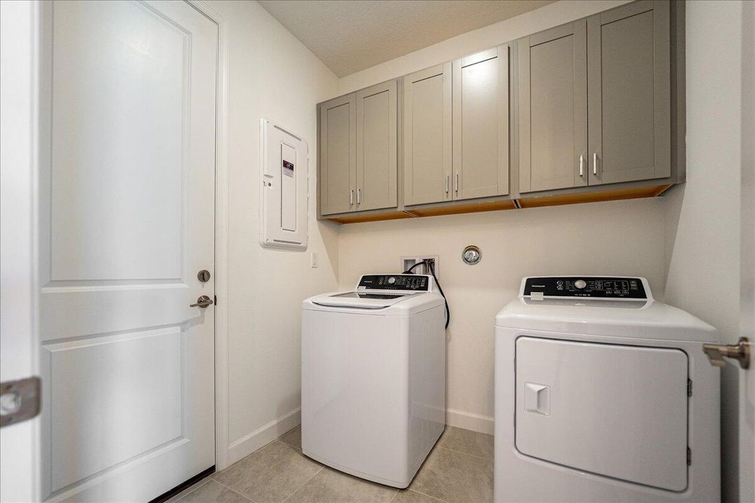 En Renta: $2,950 (4 camas, 2 baños, 1937 Pies cuadrados)