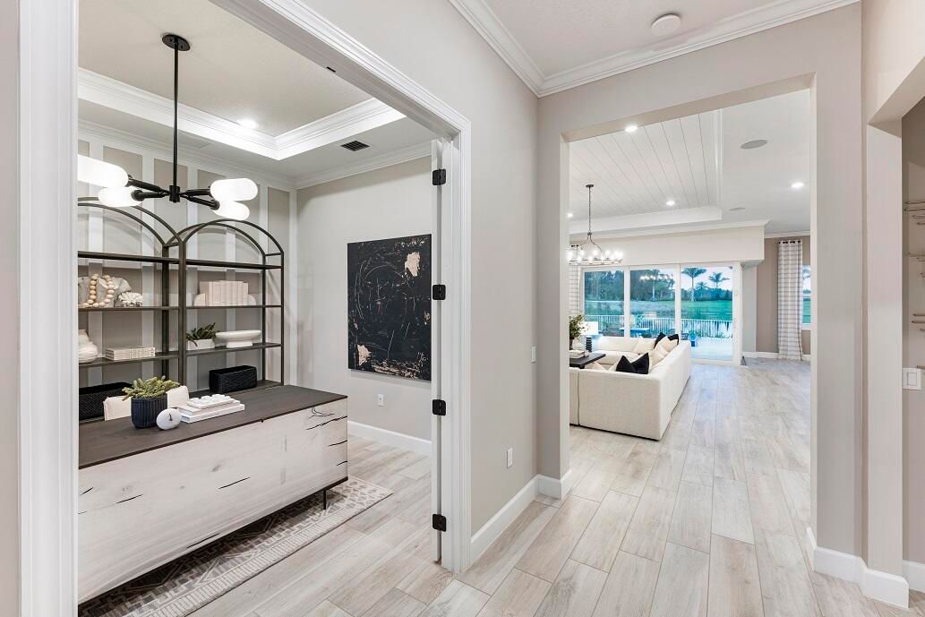 Под контрактом: $959,040 (3 спален, 3 ванн, 2483 Квадратных фут)