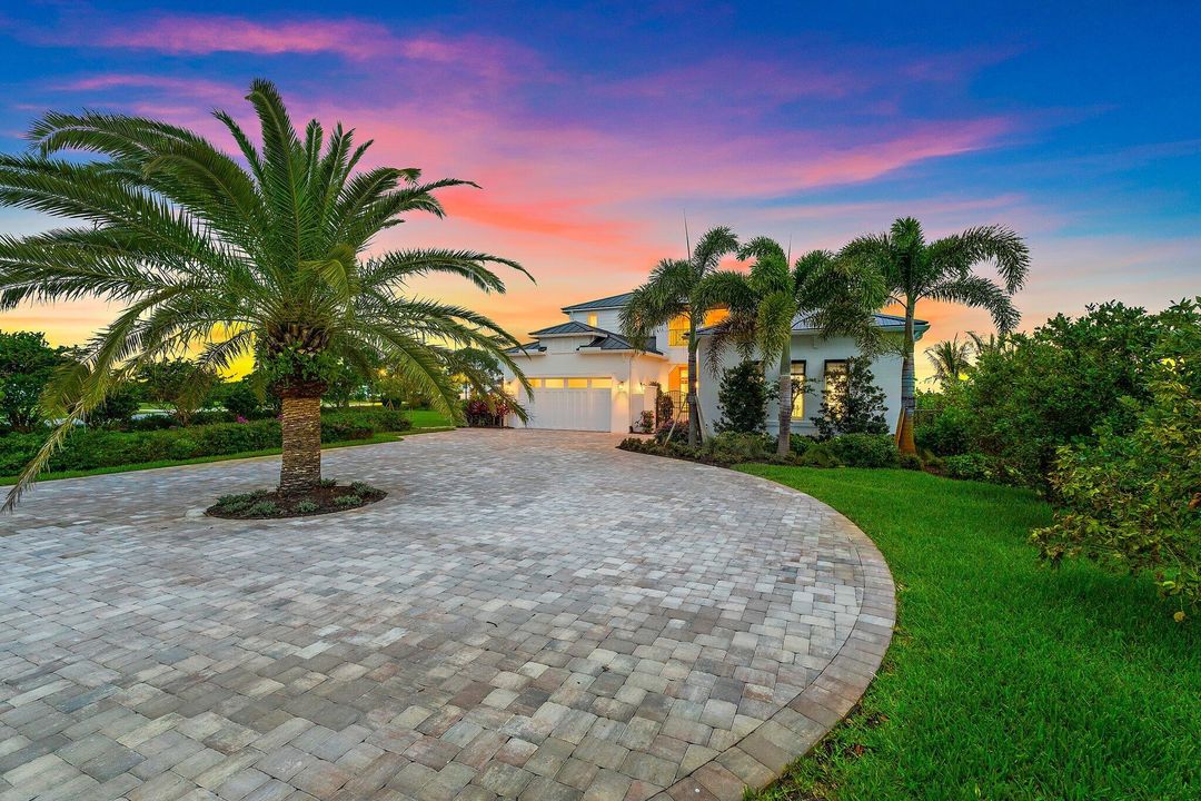 For Sale: $4,495,000 (4 beds, 5 baths, 4043 Square Feet)