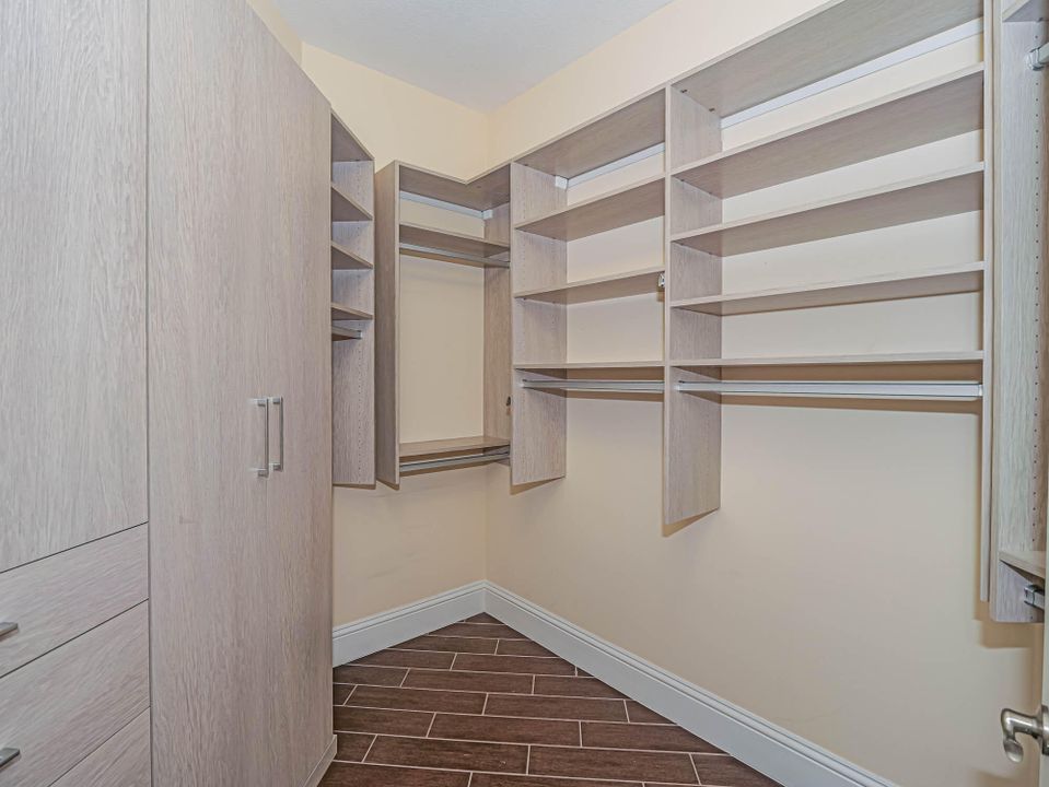 For Sale: $1,108,000 (3 beds, 3 baths, 3365 Square Feet)