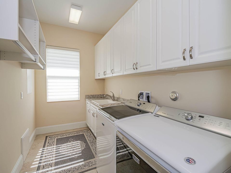 For Sale: $1,108,000 (3 beds, 3 baths, 3365 Square Feet)