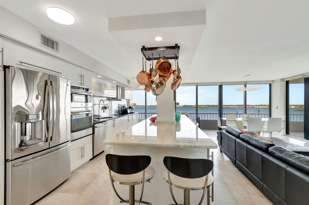 Active With Contract: $9,000 (2 beds, 2 baths, 1580 Square Feet)