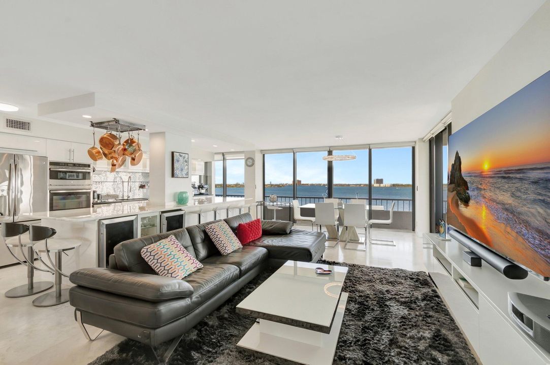 Active With Contract: $9,000 (2 beds, 2 baths, 1580 Square Feet)