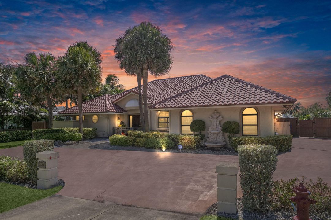 На продажу: $3,300,000 (3 спален, 3 ванн, 2457 Квадратных фут)