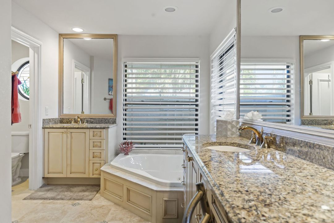 На продажу: $3,300,000 (3 спален, 3 ванн, 2457 Квадратных фут)