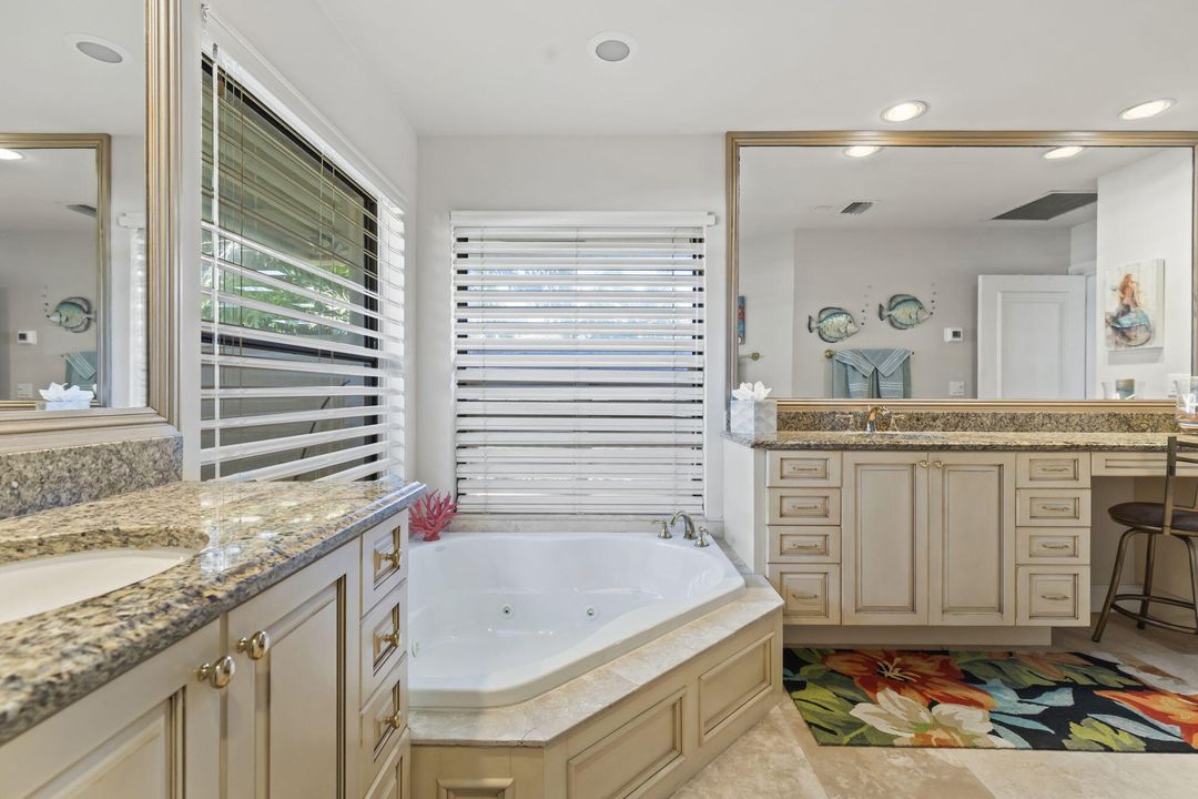 На продажу: $3,300,000 (3 спален, 3 ванн, 2457 Квадратных фут)