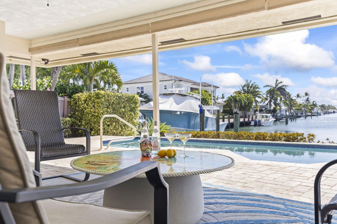 На продажу: $3,300,000 (3 спален, 3 ванн, 2457 Квадратных фут)