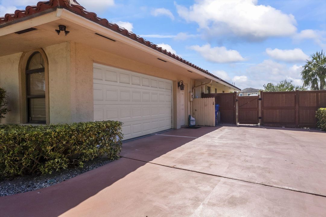 На продажу: $3,300,000 (3 спален, 3 ванн, 2457 Квадратных фут)