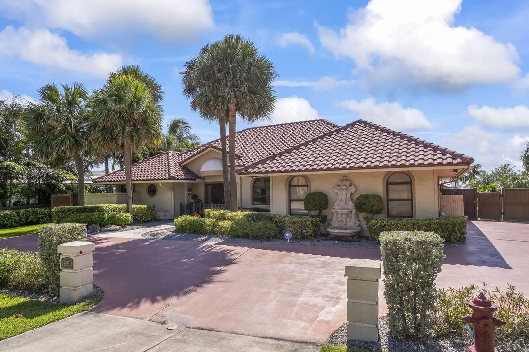 На продажу: $3,300,000 (3 спален, 3 ванн, 2457 Квадратных фут)