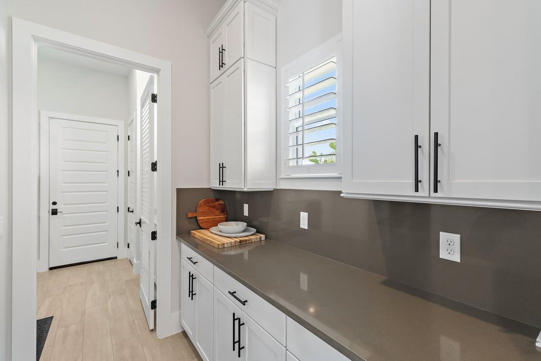 For Sale: $4,495,000 (4 beds, 5 baths, 4043 Square Feet)