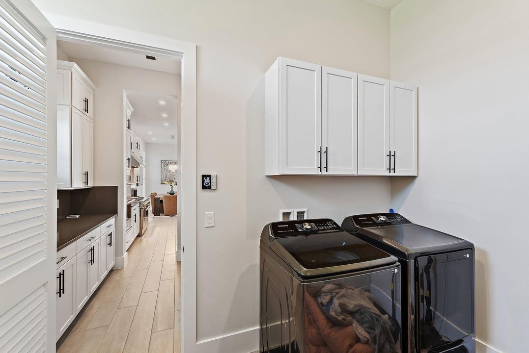 For Sale: $4,495,000 (4 beds, 5 baths, 4043 Square Feet)