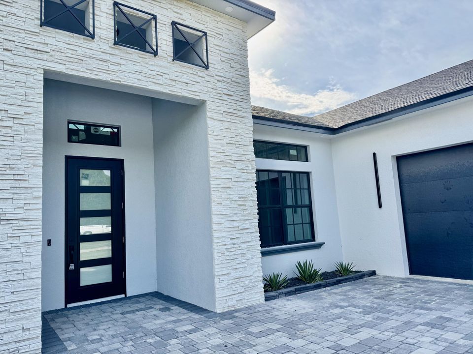 На продажу: $599,000 (4 спален, 2 ванн, 2000 Квадратных фут)