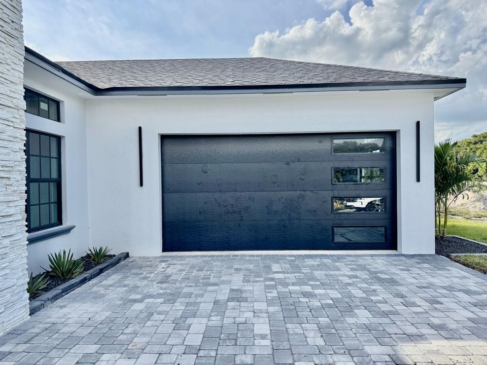 На продажу: $599,000 (4 спален, 2 ванн, 2000 Квадратных фут)