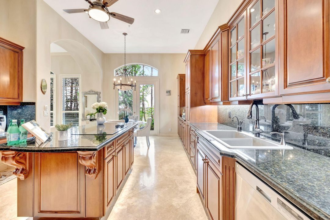 待售: $2,555,000 (4 贝兹, 4 浴室, 3484 平方英尺)