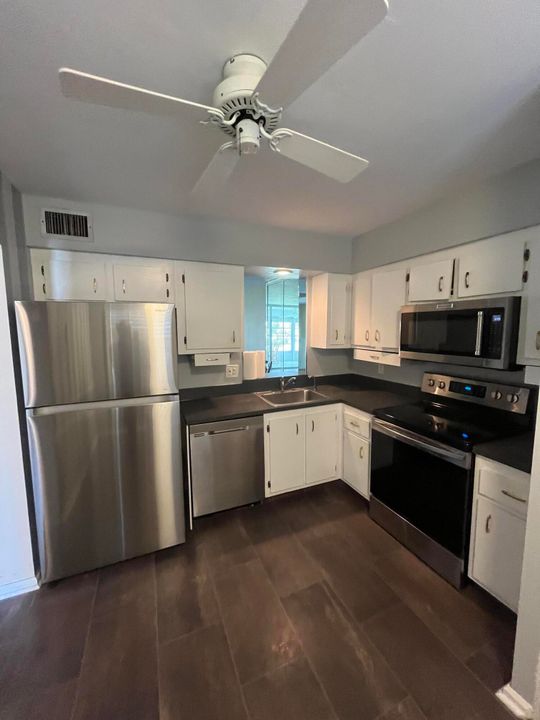 待售: $88,500 (2 贝兹, 2 浴室, 1006 平方英尺)