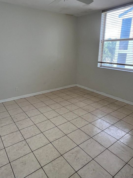 待售: $88,500 (2 贝兹, 2 浴室, 1006 平方英尺)