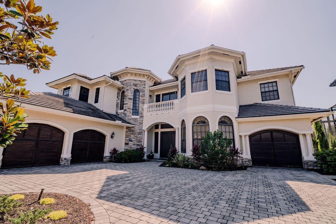 Vendido Recientemente: $1,799,000 (6 camas, 7 baños, 5597 Pies cuadrados)