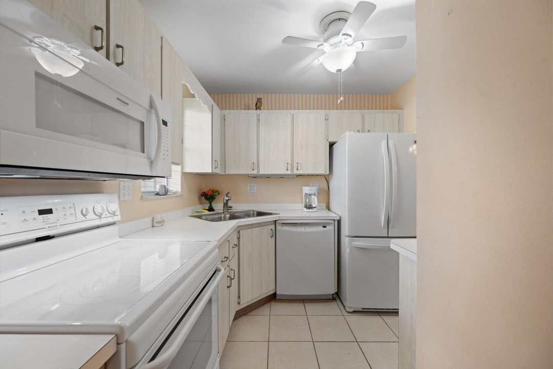 Active With Contract: $69,900 (1 beds, 1 baths, 819 Square Feet)