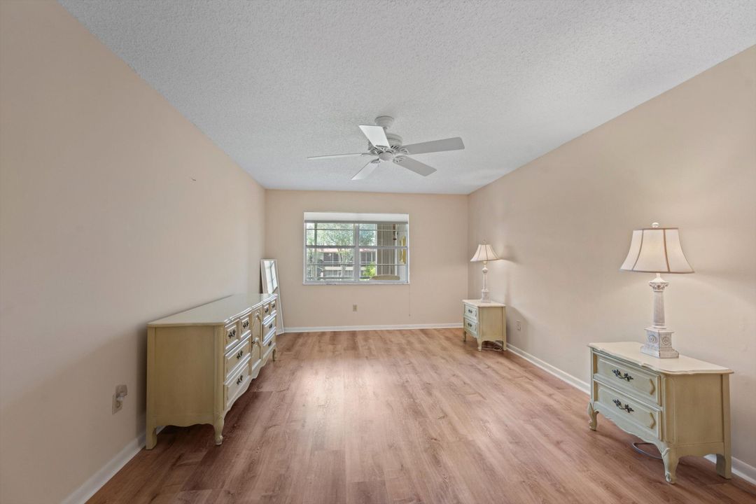 Active With Contract: $69,900 (1 beds, 1 baths, 819 Square Feet)