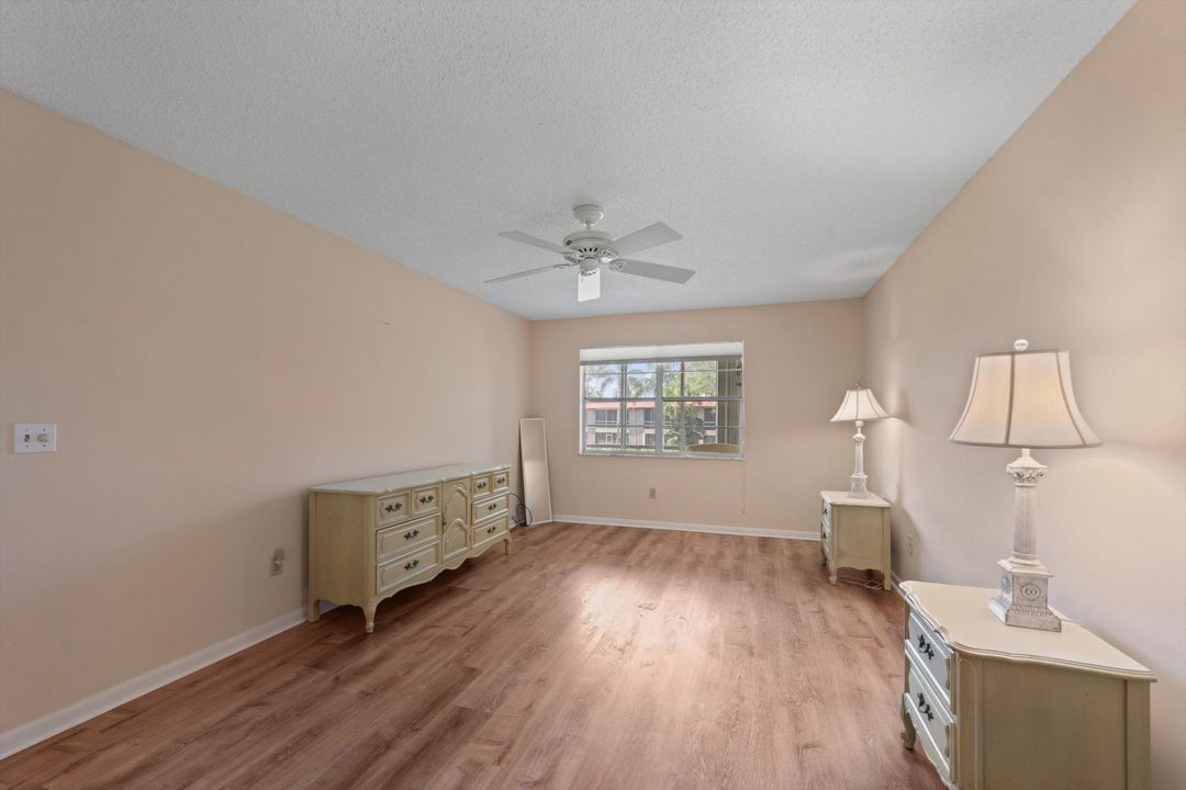 Active With Contract: $69,900 (1 beds, 1 baths, 819 Square Feet)