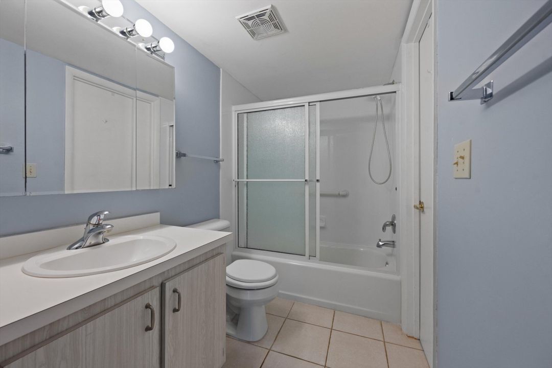 Active With Contract: $69,900 (1 beds, 1 baths, 819 Square Feet)