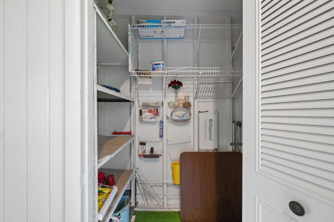 Active With Contract: $69,900 (1 beds, 1 baths, 819 Square Feet)