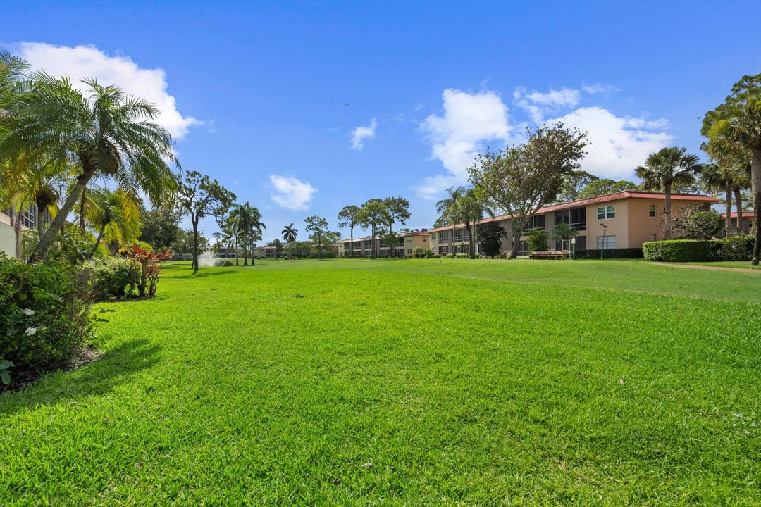 Active With Contract: $69,900 (1 beds, 1 baths, 819 Square Feet)