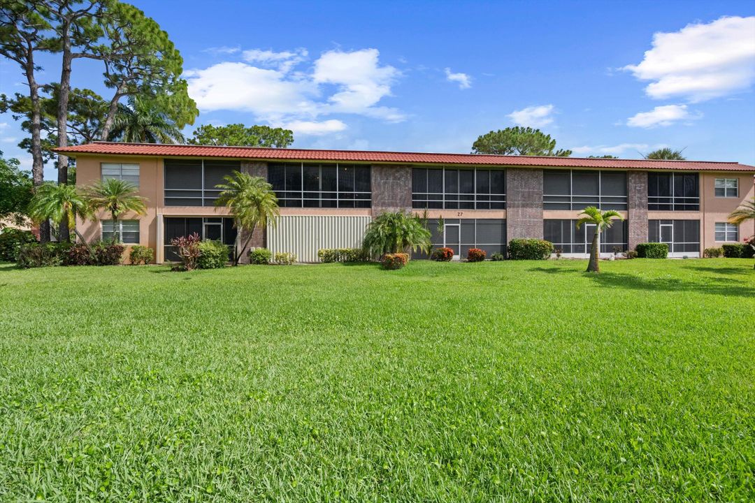 Active With Contract: $69,900 (1 beds, 1 baths, 819 Square Feet)