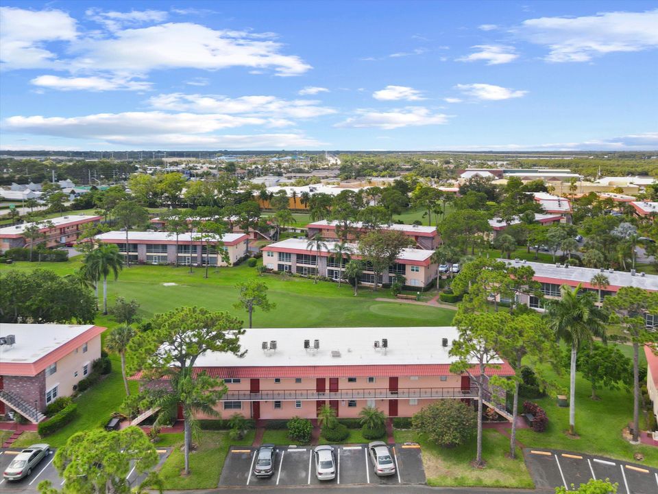 Active With Contract: $69,900 (1 beds, 1 baths, 819 Square Feet)