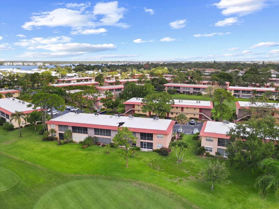 Active With Contract: $69,900 (1 beds, 1 baths, 819 Square Feet)